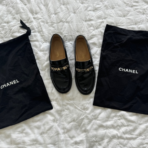 CHANEL black patent leather moccasins Chanel loafers - Picture 5 of 10
